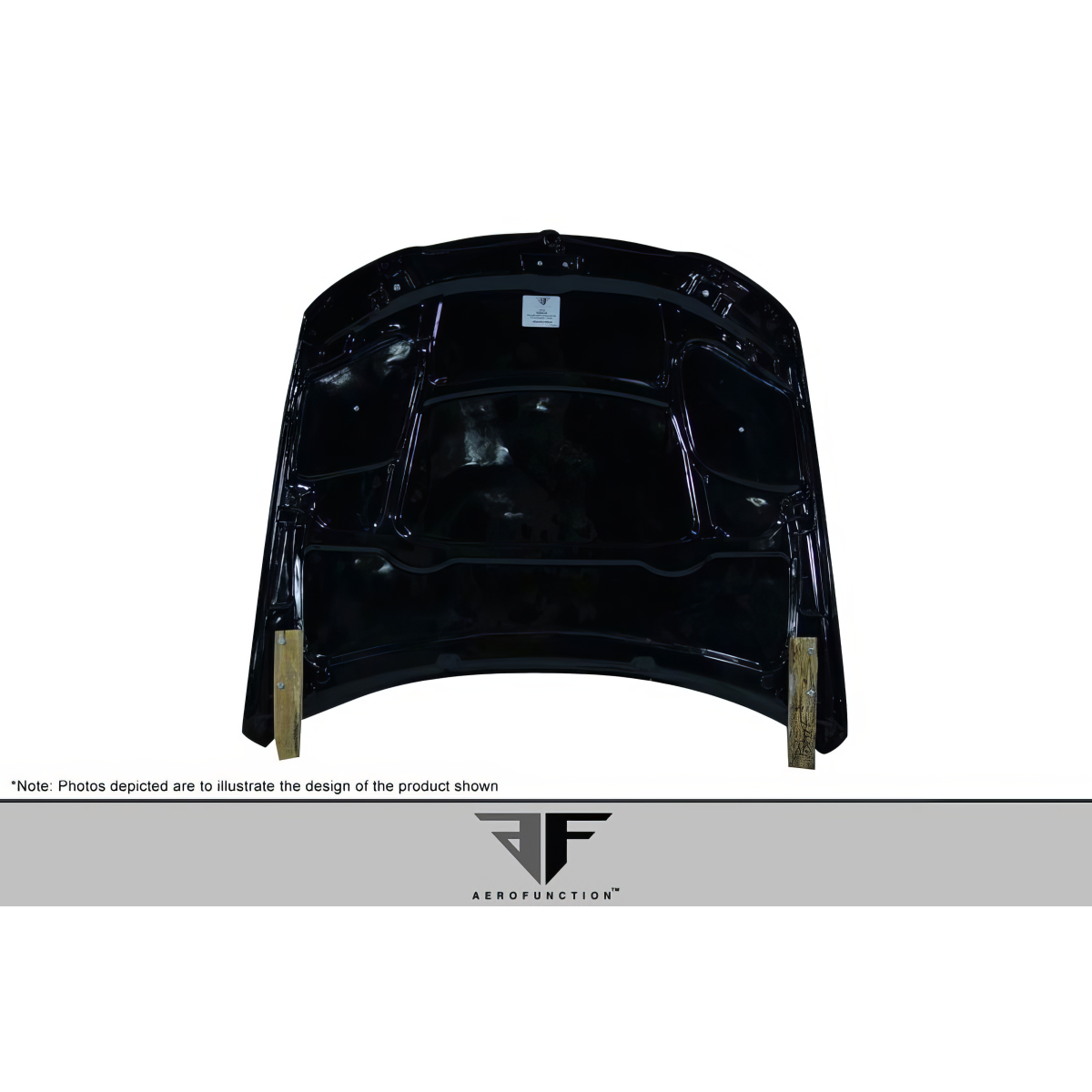 Modify your BMW 3-Series 2006 with our Exterior/Hoods - Seen from the front at a slight angle