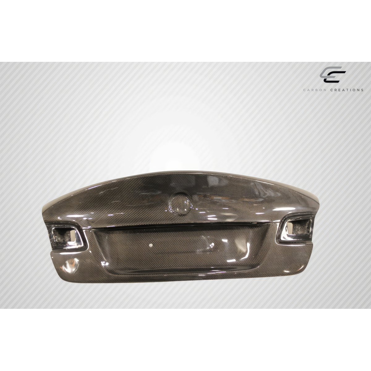 Modify your BMW 3-Series 2007 with our Exterior/Trunks - Front view at a slight angle showing trunk design