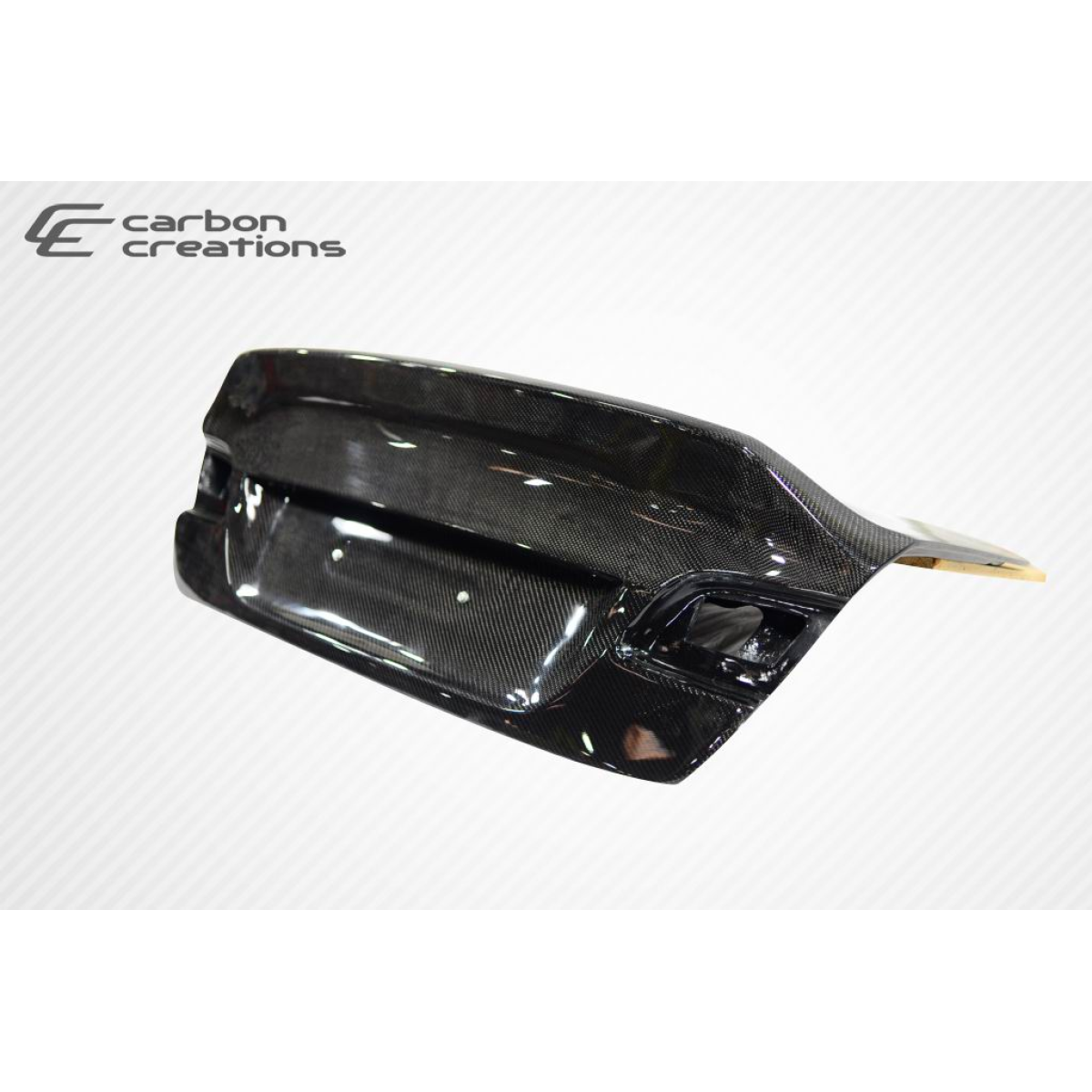 Modify your BMW 3-Series 2007 with our Exterior/Trunks - Angled view showing carbon fiber trunk part