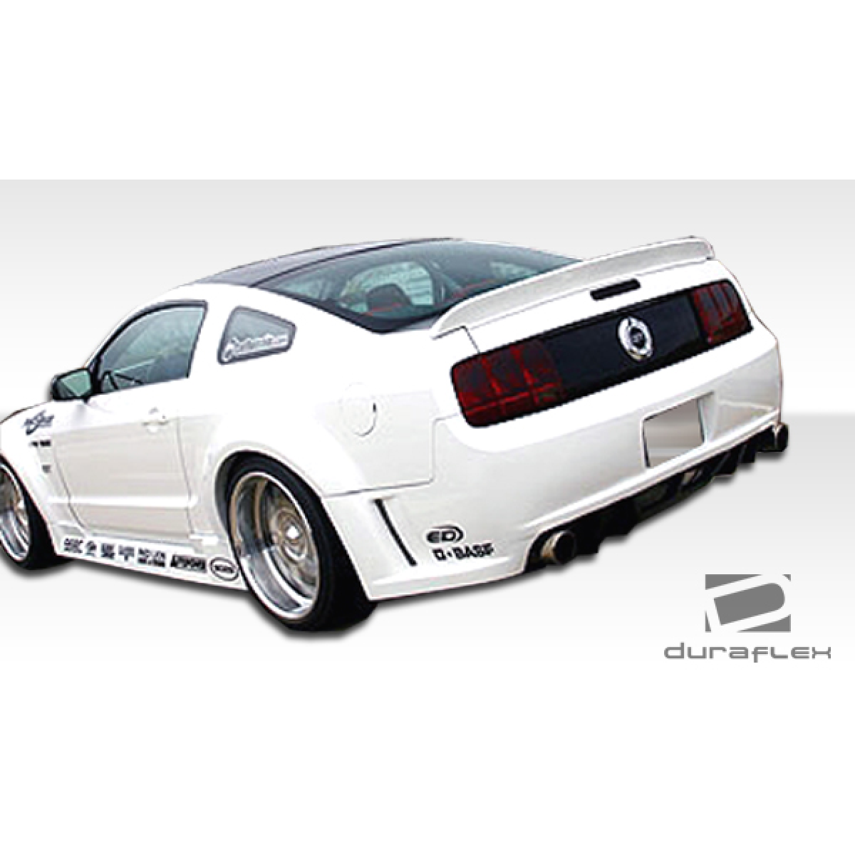 Modify your Ford Mustang 2005 with our Exterior/Side Skirts - Rear three quarter angle view of a Mustang