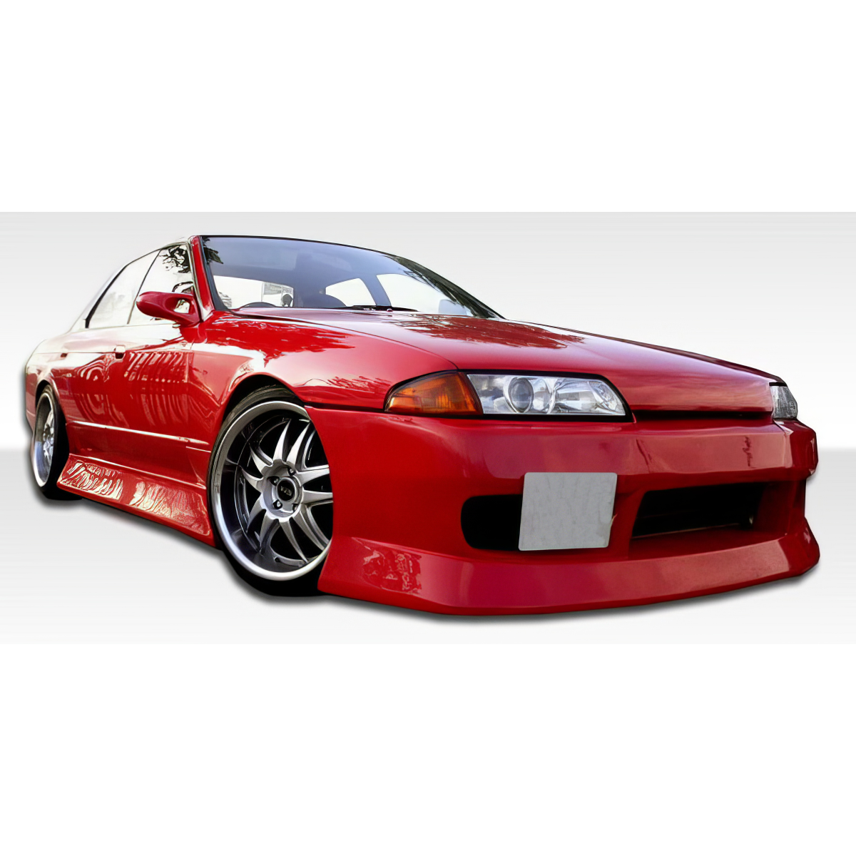 Modify your Nissan Skyline 1989 with our Exterior/Complete Body Kits - Angled view of a modified Nissan Skyline R32