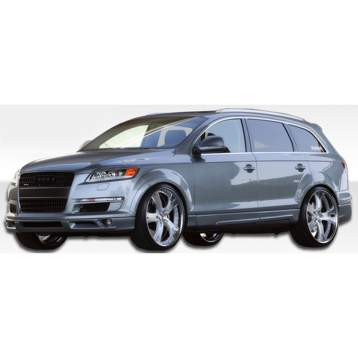 Modify your Audi Q7 2007 with our Exterior/Fenders - Front angle of the vehicle visible in image