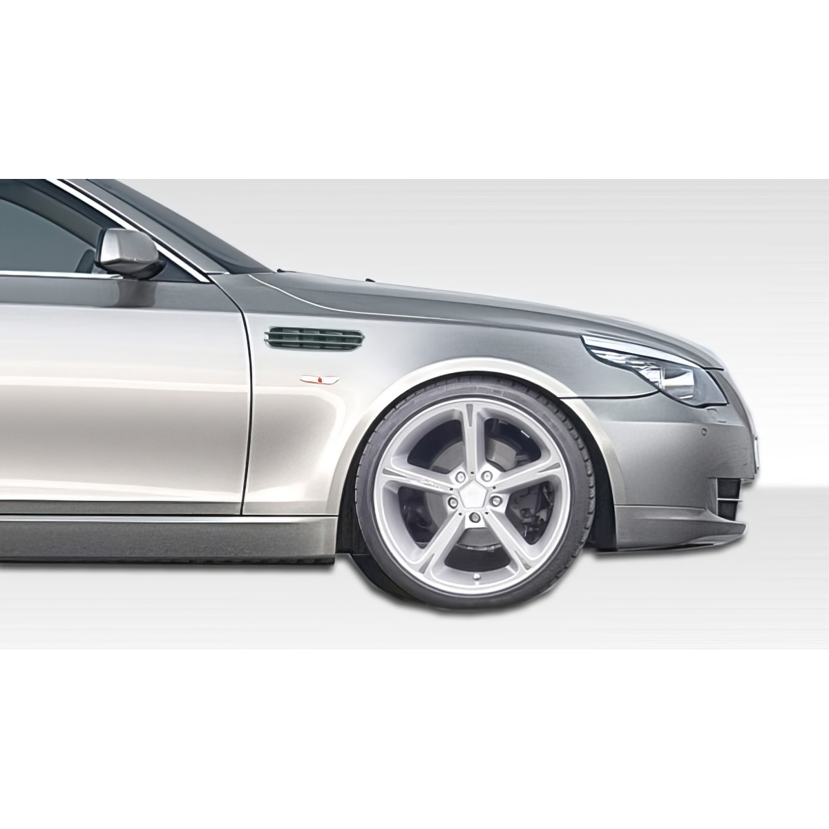 Modify your BMW 5-Series 2004 with our Exterior/Complete Body Kits - Side profile view of BMW 5 Series fender