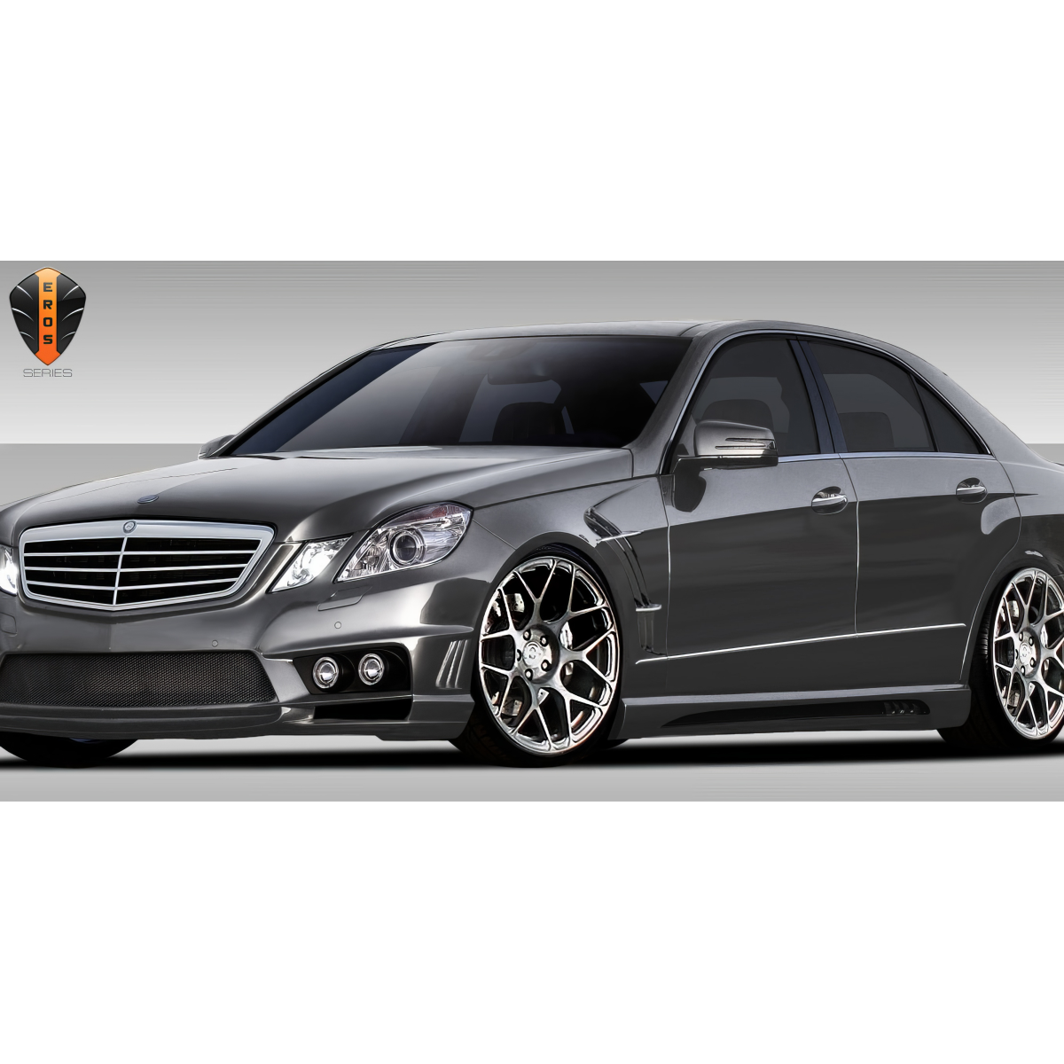 Modify your Mercedes-Benz E-Class 2010 with our Exterior/Fenders - Front quarter angle view of car fender