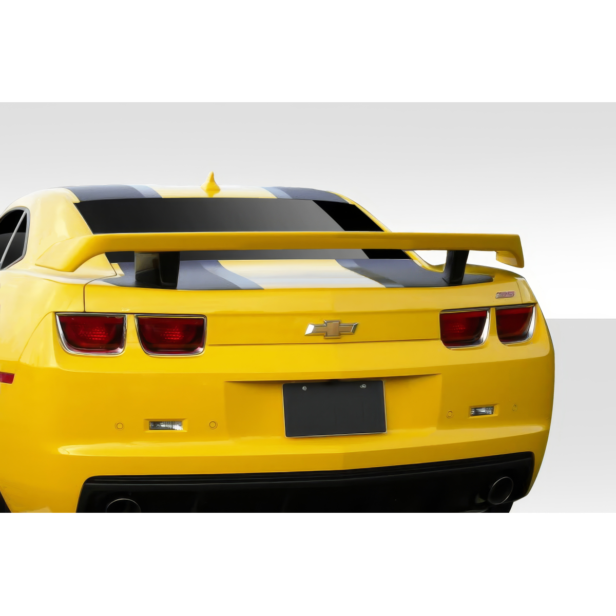 Modify your Chevrolet Camaro 2010 with our Exterior/Wings - Rear view angle of the Camaro trunk wing