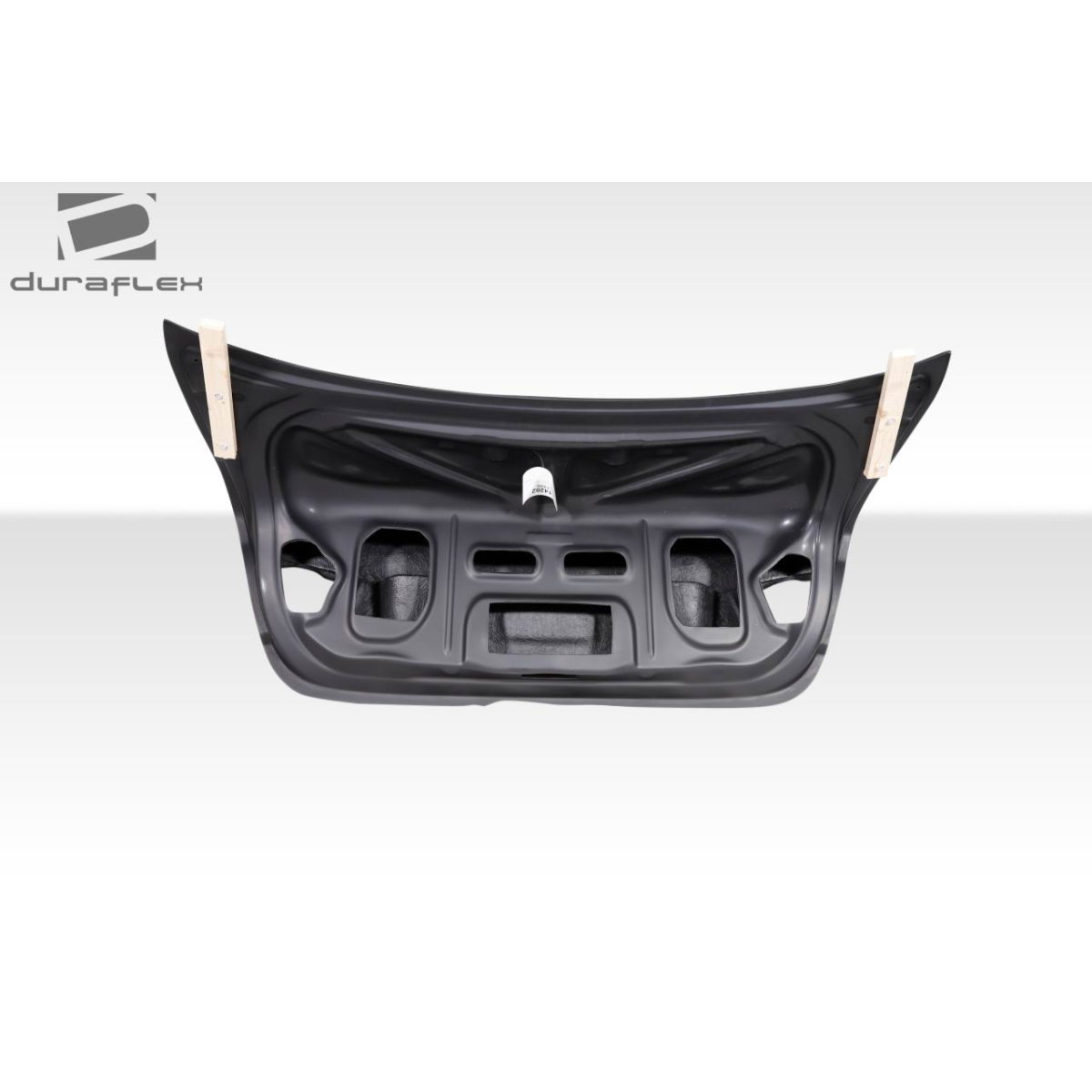 Modify your BMW 3-Series 2009 with our Exterior/Trunks - Front view of the trunk at a straight angle