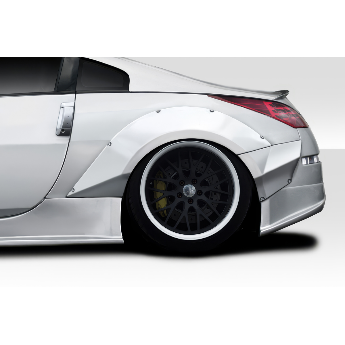 Modify your Nissan 350Z 2003 with our Exterior/Fenders - Side view showing rear fender flare angle