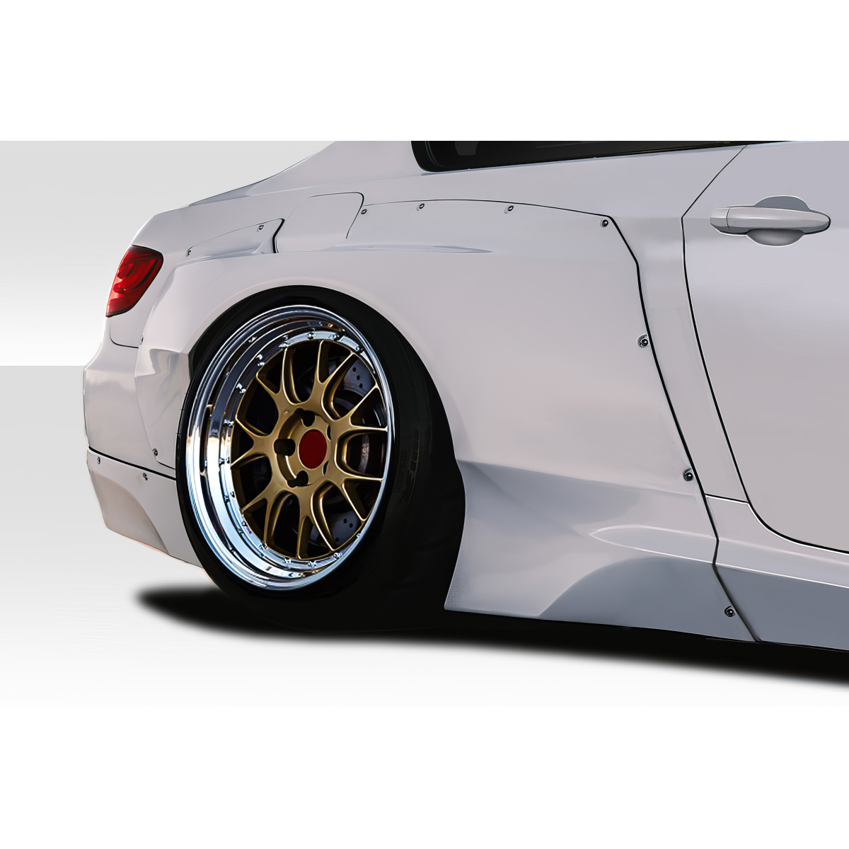 Modify your BMW 3-Series 2007 with our Exterior/Fenders - Angled view of rear fender and wheel