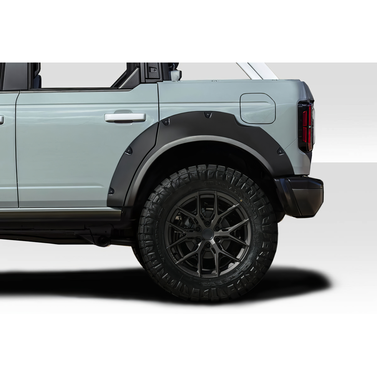 Modify your Ford Bronco 2021 with our Exterior/Fenders - Viewed from a side angle