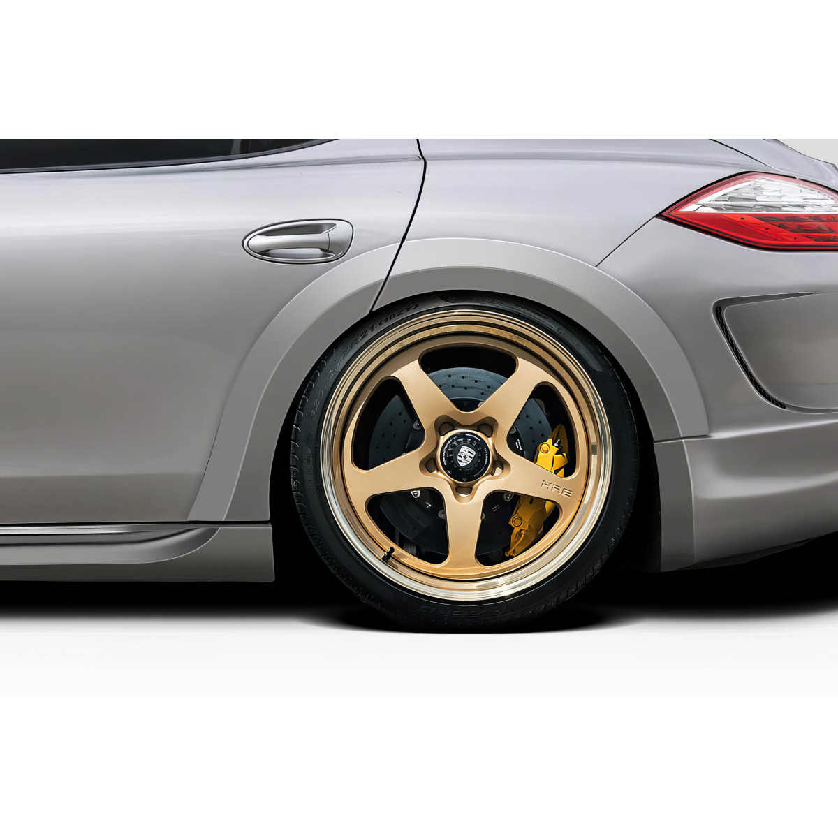 Modify your Porsche Panamera 2010 with our Exterior/Fenders - Side view of Porsche Panamera rear fender