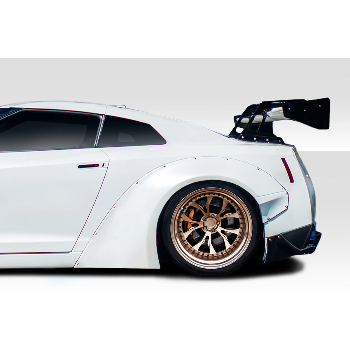 Modify your Nissan GT-R 2009 with our Exterior/Fenders - 1