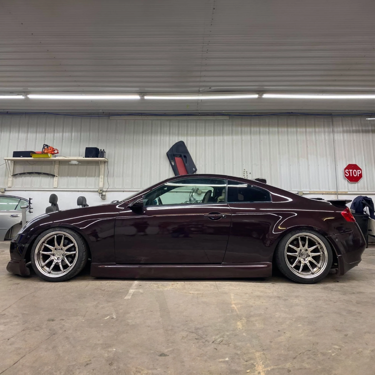 Modify your Infiniti G35 2003 with our Exterior/Side Skirts - 4