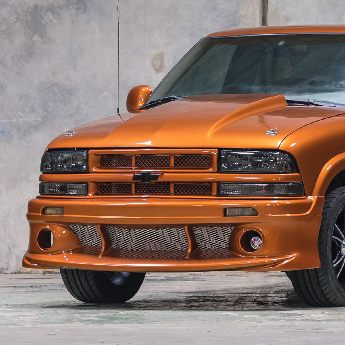 Modify your Chevrolet S10 1994 with our Exterior/Front Bumpers - 
