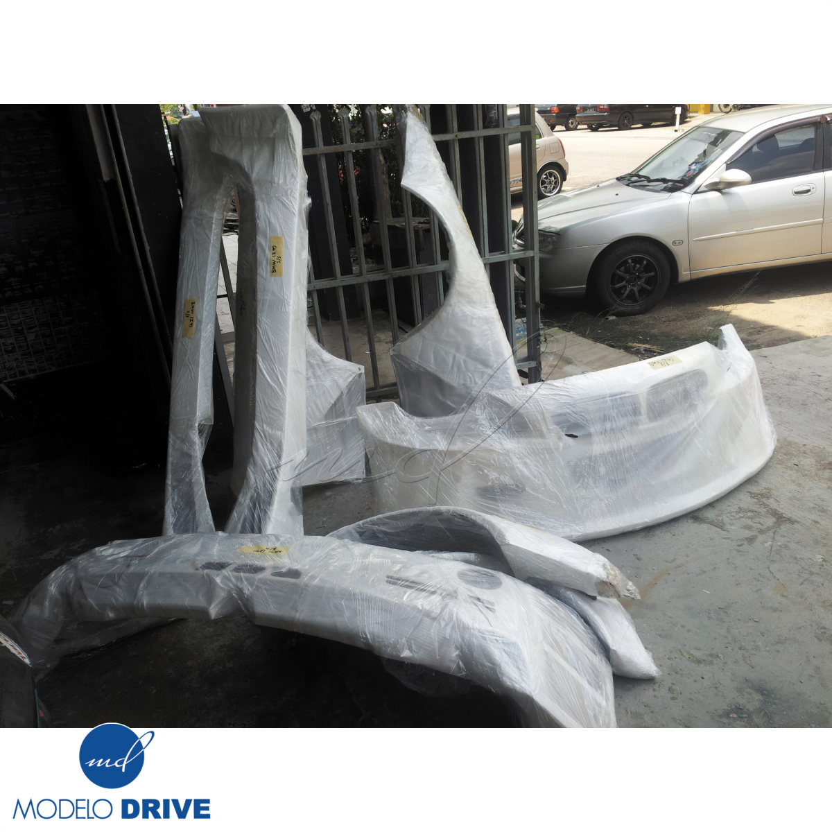 Modify your BMW Z4 2006 with our Exterior/Complete Body Kits - 