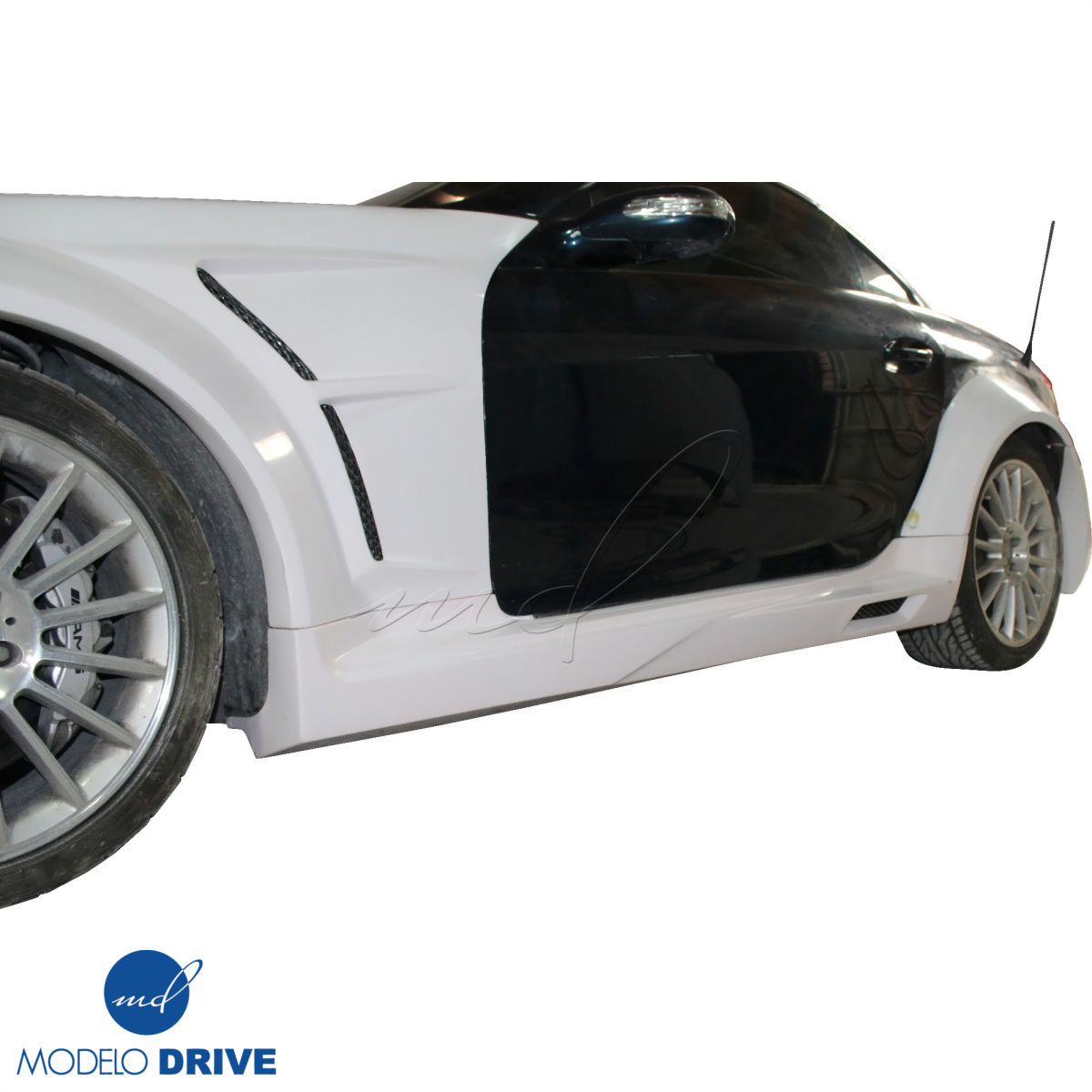 Modify your Mercedes-Benz SLK-Class 2005 with our Exterior/Complete Body Kits - 