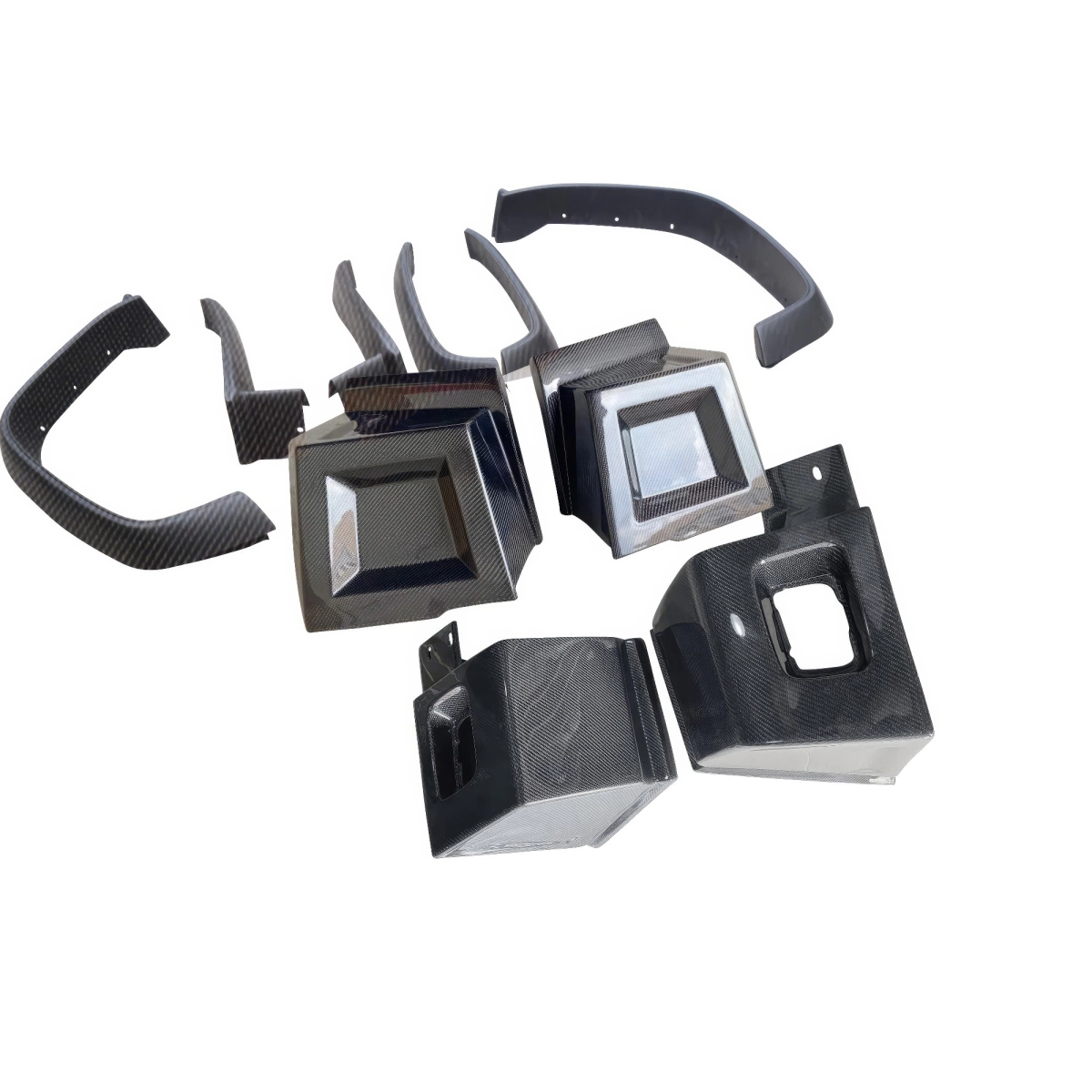 Modify your Hummer H2 2003 with our Exterior/Complete Body Kits - 2