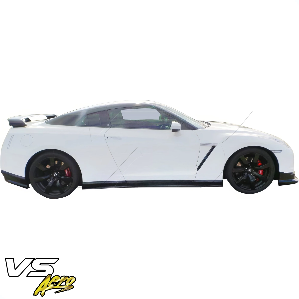 Modify your Nissan GT-R 2009 with our Exterior/Side Skirts - 3