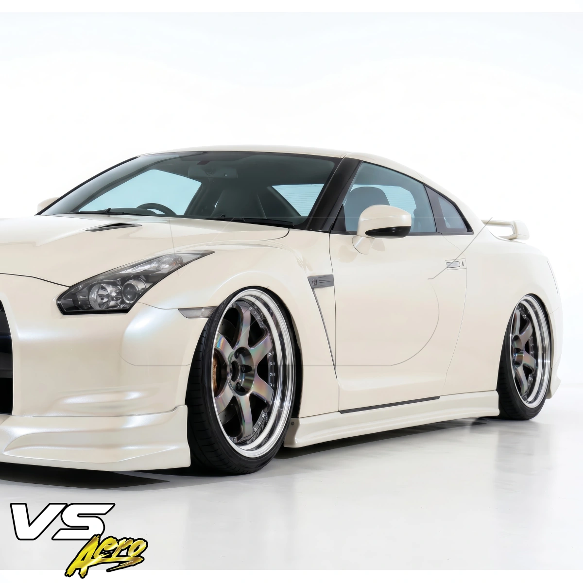 Modify your Nissan GT-R 2009 with our Exterior/Side Skirts - 7