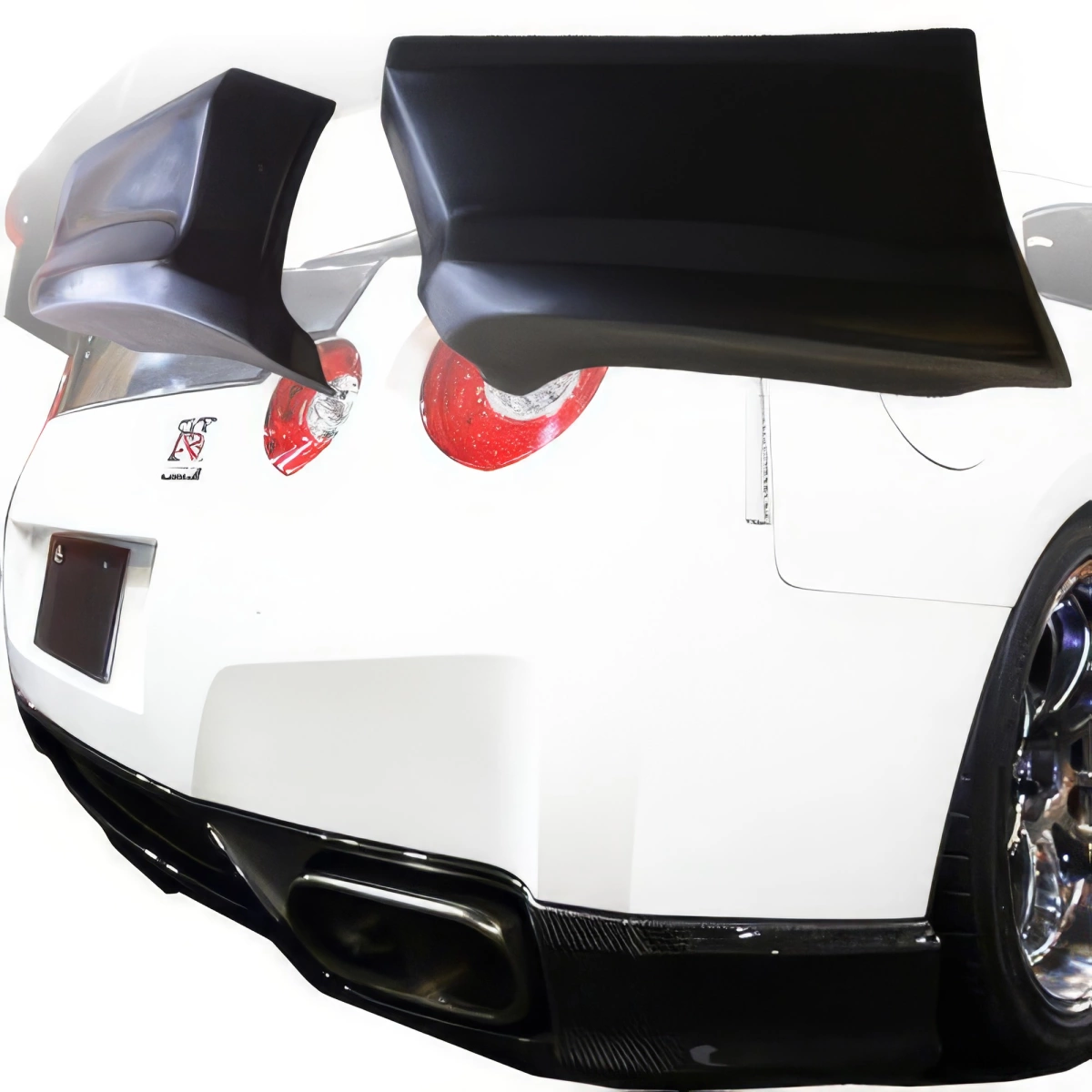 Modify your Nissan GT-R 2009 with our Exterior/Rear Lips - 1